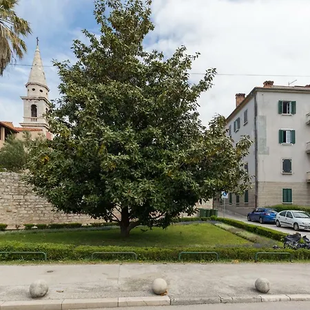 Old Town Deluxe Seaview